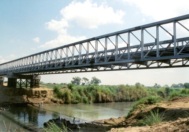 Балочный металлокаркас моста